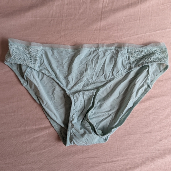 NWOT Lively Unlined Lace Bra + Bikini Panty Set - Picture 10 of 13